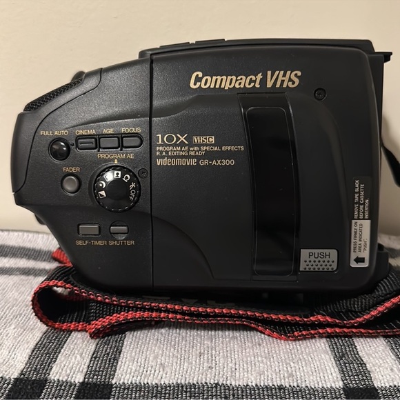 Vintage JVC Compact VHS Camcorder & Accessories - Picture 7 of 14
